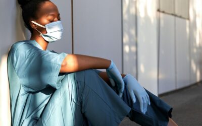 Aprovechar un modelo híbrido de mano de obra para resolver la escasez de personal en la sanidad